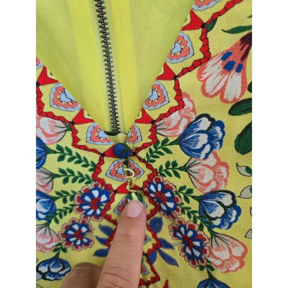 ALICE + OLIVIA Hadley Floral Mini Dress Women's Size 4 Half Button V-neck - Picture 3 of 9